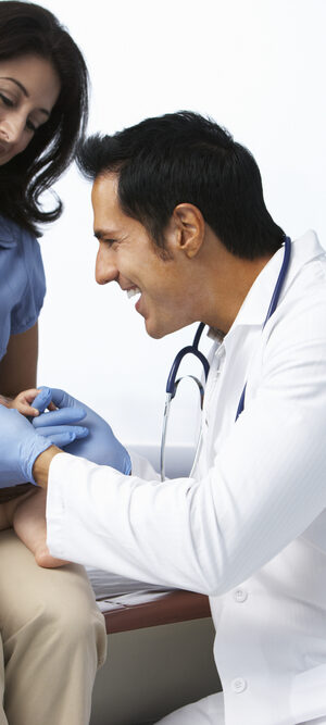 momandbabywithdoctor