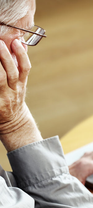 seniorwithcomputer