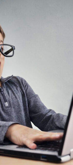 surprisedboywithlaptop