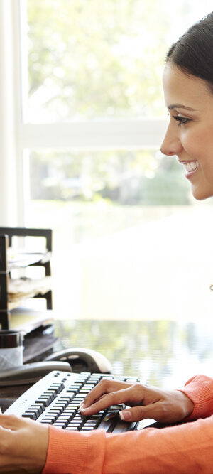 womanwithcomputer
