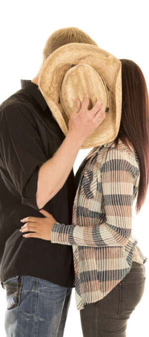 couplekissing2