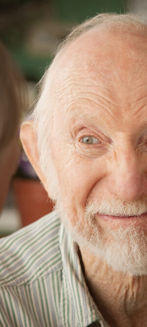 oldermanwithphone