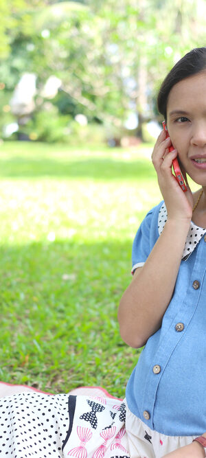 pregnantwomanwithcellphone
