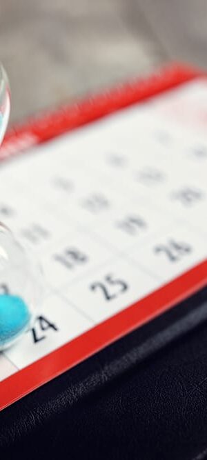 calendar and hour glass
