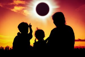 eclipse with family