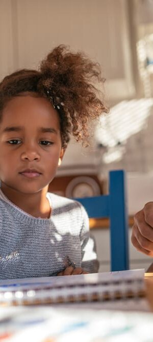 father and daughter painting