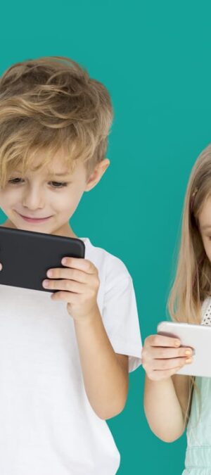 kids using cellphones