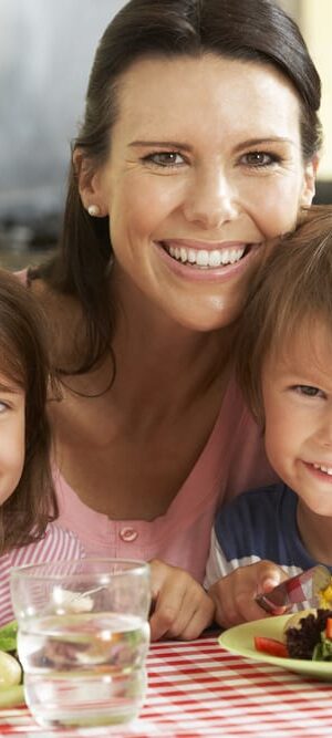 mom with kids at table