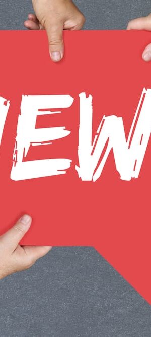 news speech bubble with hands