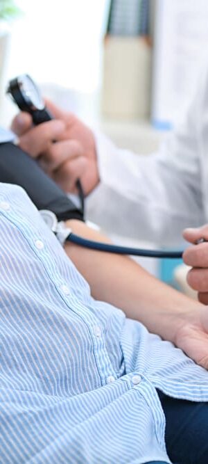 pregnant woman with doctor