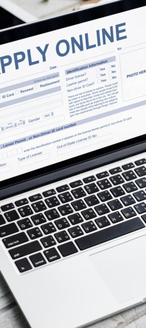 apply online with laptop